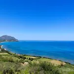 Azzurra Con Piscina Вилла
