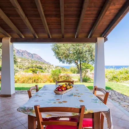 Azzurra Con Piscina Тертения