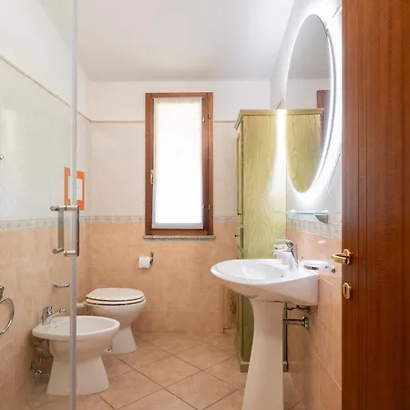 Azzurra Con Piscina Вилла