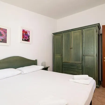 Azzurra Con Piscina Villa Tertenìa