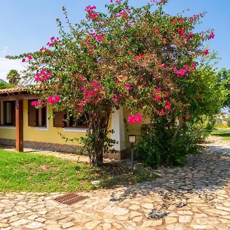 Azzurra Con Piscina Villa *