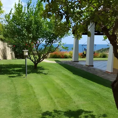 Azzurra Con Piscina Villa Tertenìa