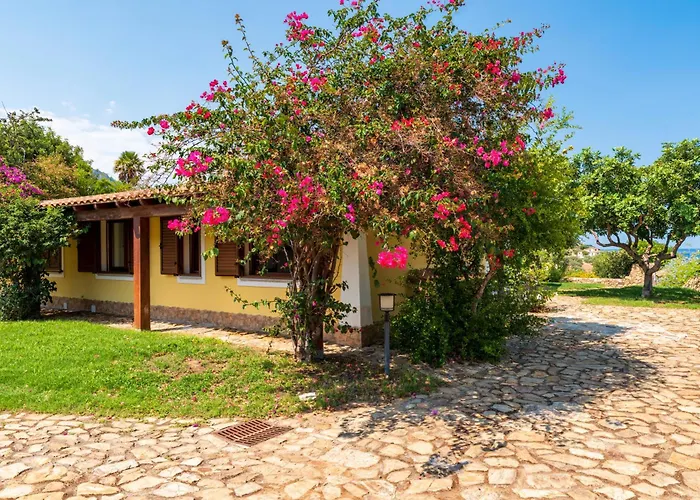 Azzurra Con Piscina Villa *